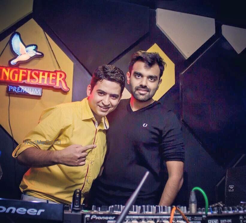 Photo From DJ Vispi Live performing with Famous Bollywood Celebs. - By DJ Vispi