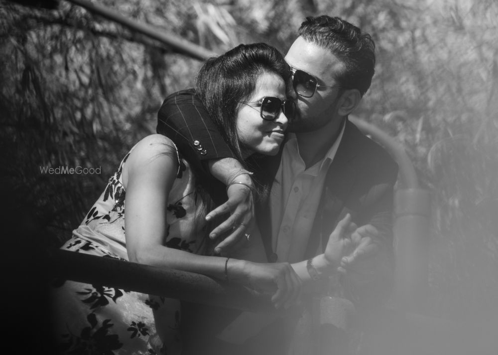 Photo From pre wedding - By Monga Photography