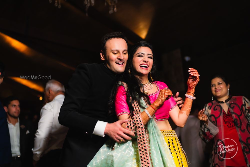 Photo From Yukti & Akshay | Tote on the Turf | Mumbai - By Dreamcatchers Photography