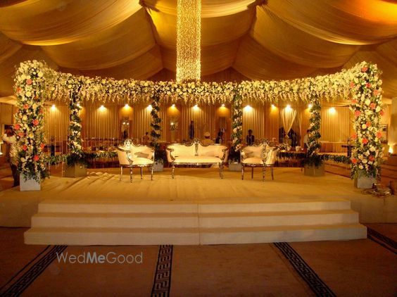 Photo From Reception themes decor - By Momentz Wedding Planner