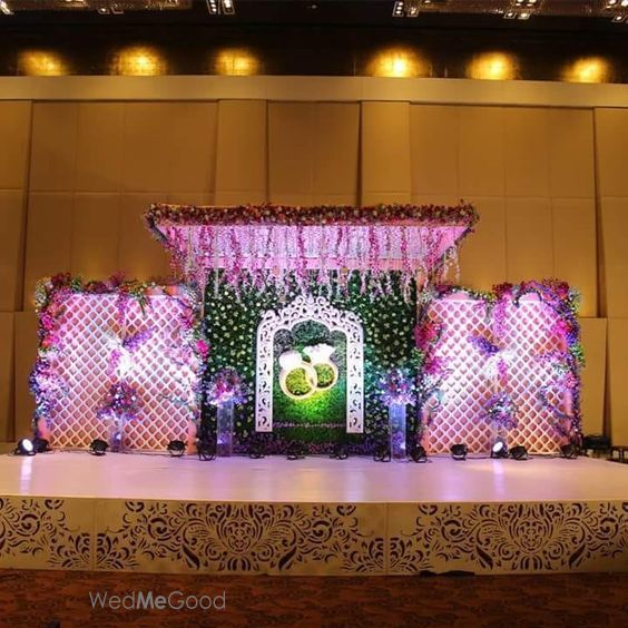 Photo From Reception themes decor - By Momentz Wedding Planner