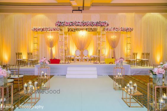 Photo From Reception themes decor - By Momentz Wedding Planner