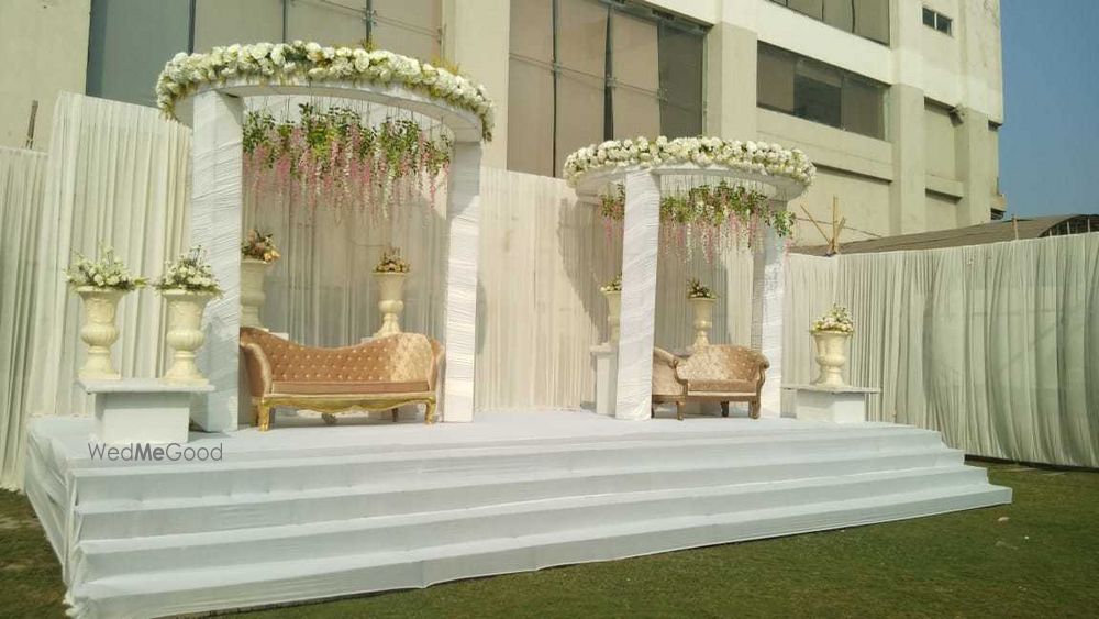 Photo From White Theme Wedding - By Skyway Events