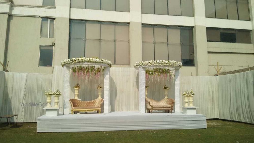 Photo From White Theme Wedding - By Skyway Events