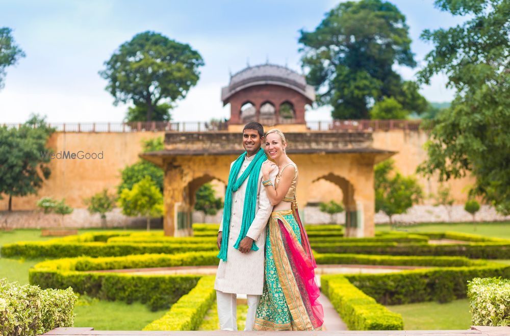 Photo From Pre wedding - By Memoirs Photography