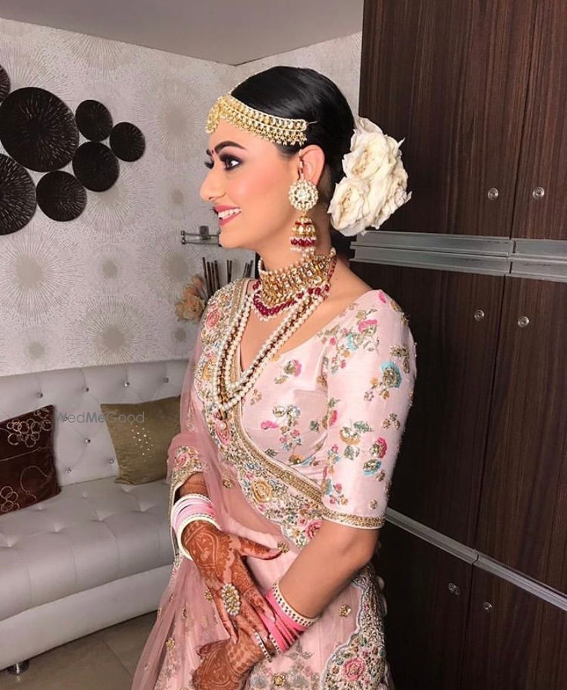 Photo From tanya Mahajan wedding look  - By Loose Powder Makeups