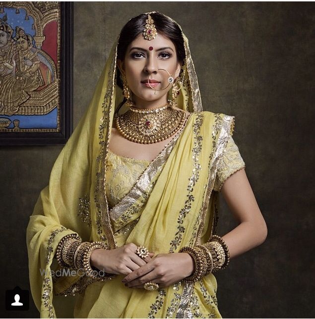 Photo of Bride in Lime Green with Choker and Nath