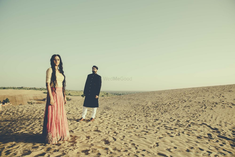 Photo of Desert Pre Wedding Shoot