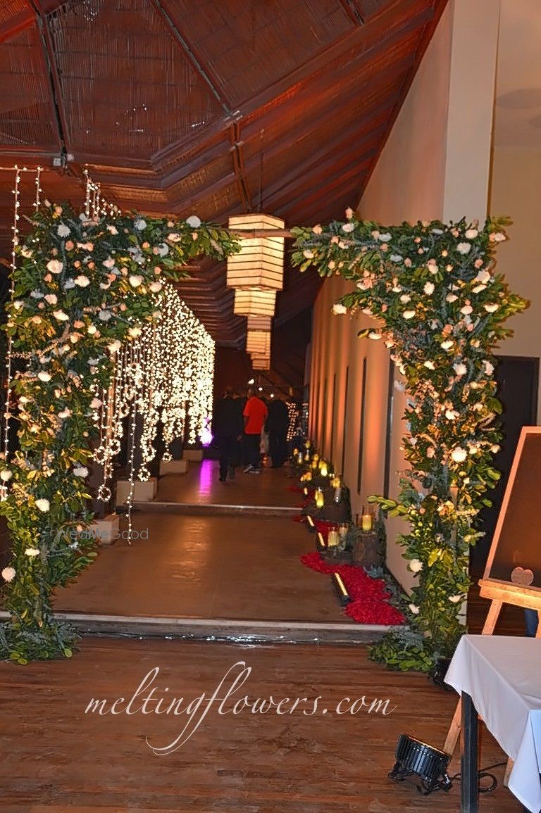 Photo From Twilight Wedding Theme - By Melting Flowers