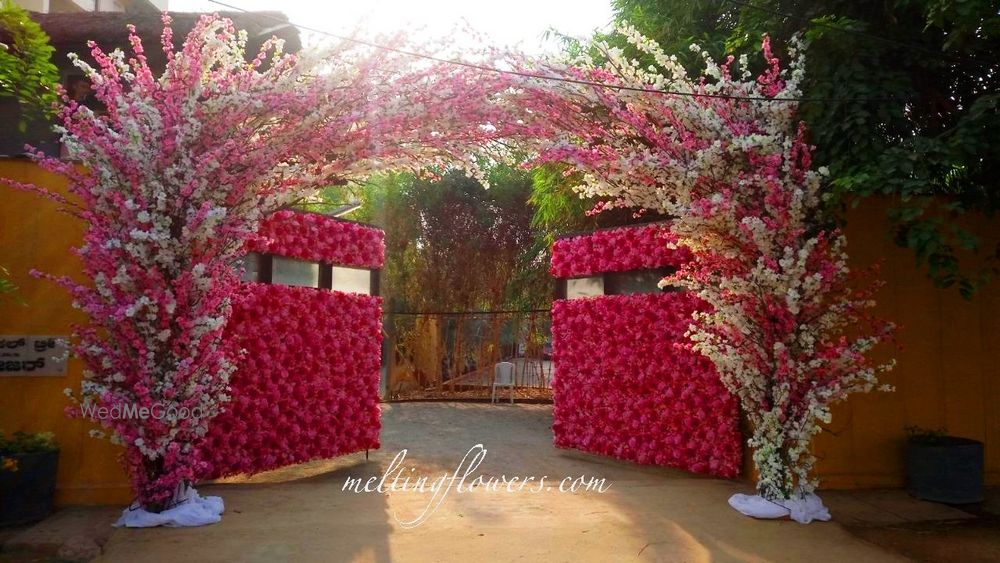 Photo From Heavenly Halo - By Melting Flowers