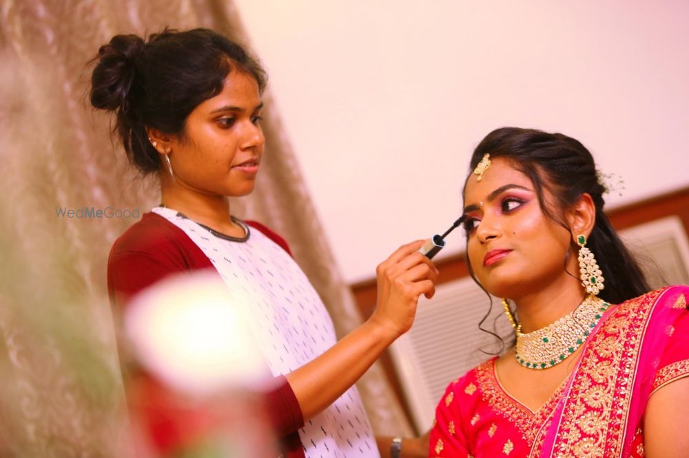 Photo From RECEPTION MAKEUP - HIGH DEFINITION - By Artistry by Charanyaa Murali