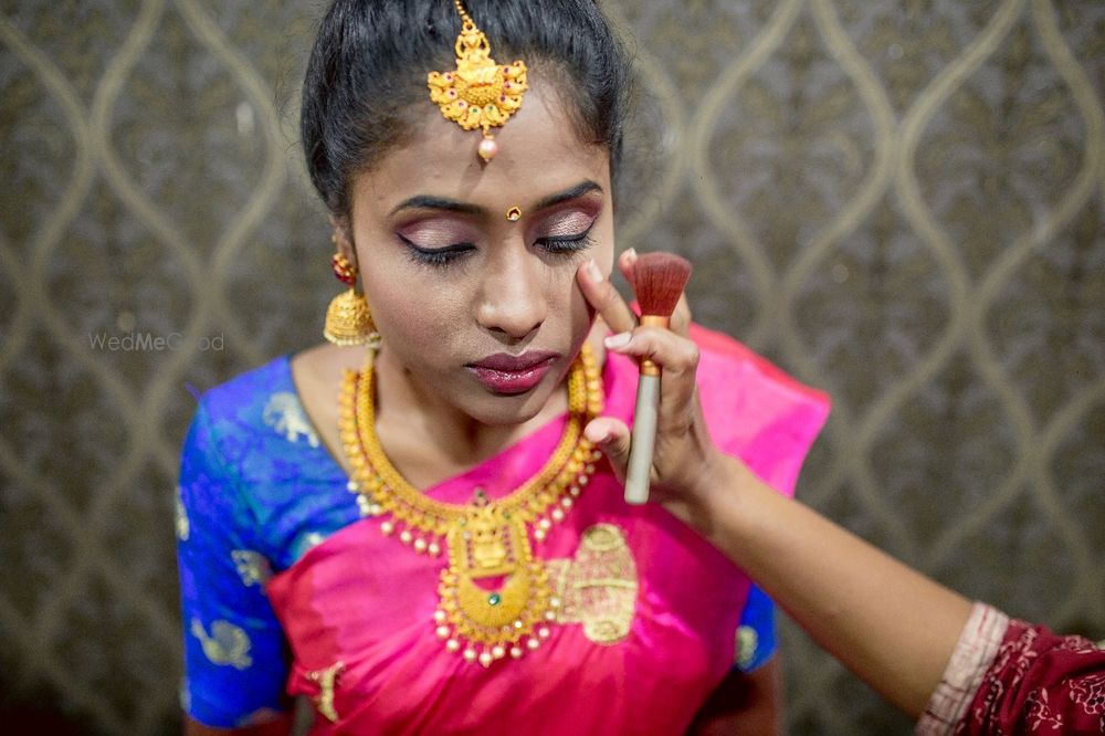 Photo From NICHAYATHARTHAM / RING CEREMONY MAKEUP - By Artistry by Charanyaa Murali