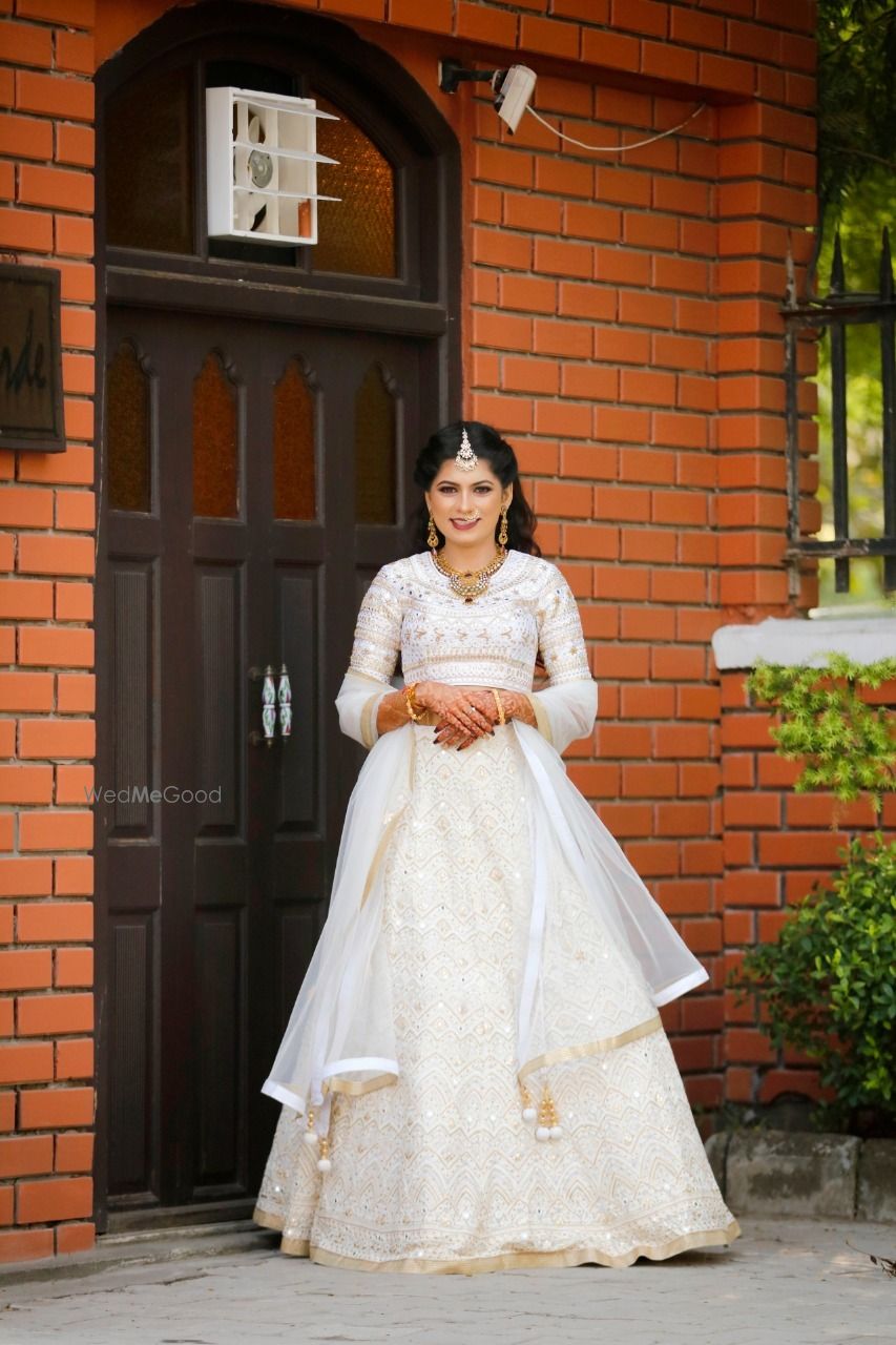 Photo From bride Aayushi patwa - By Makeup by Ajab Alif