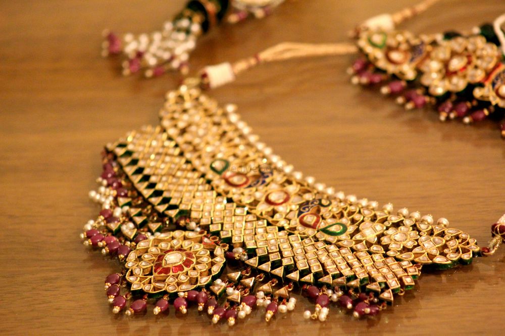 Photo of Red and green bridal Kundan choker necklace
