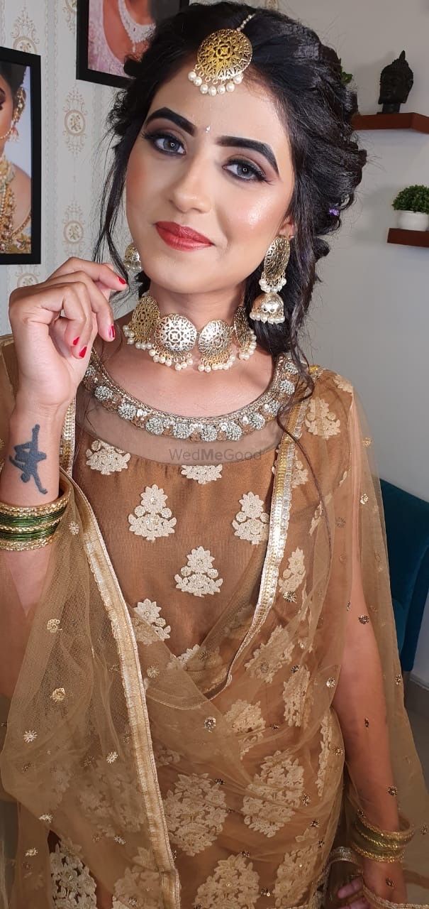 Photo From Mehendi Look - By Makeup by Richh