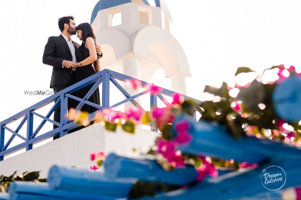 Photo From Varsha & Mitesh Pre-Wedding | Sets In The City - By Dreamcatchers Photography