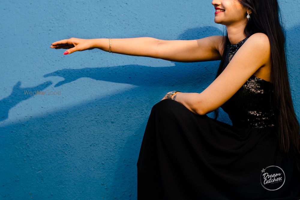 Photo From Varsha & Mitesh Pre-Wedding | Sets In The City - By Dreamcatchers Photography