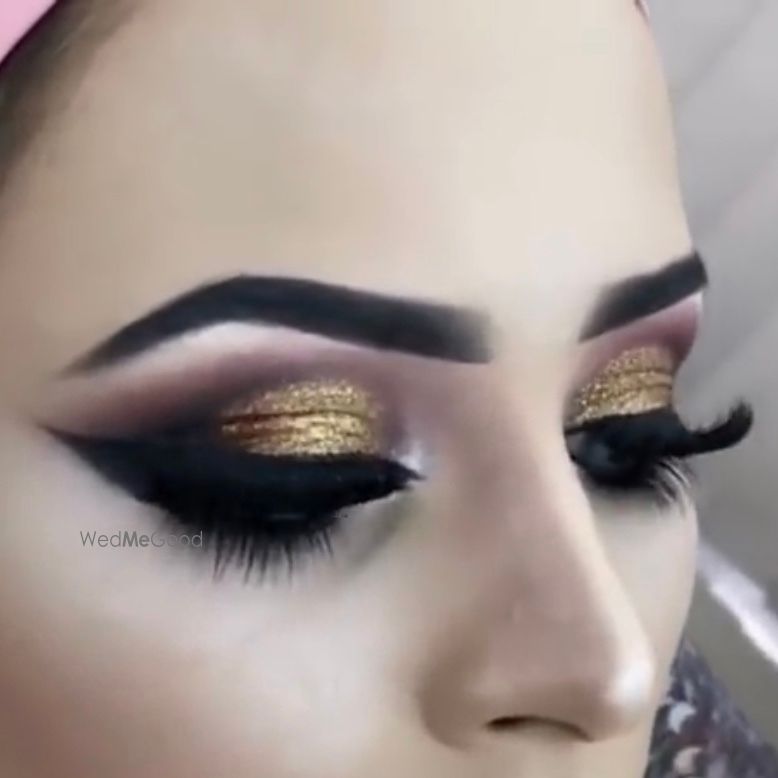 Photo From EYE. MAKEUPS - By Trendsetters by AK