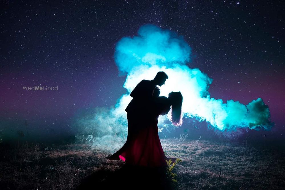 Photo From Pre Wedding of Himadri and Debarati(Premium) - By Lens and You Photography