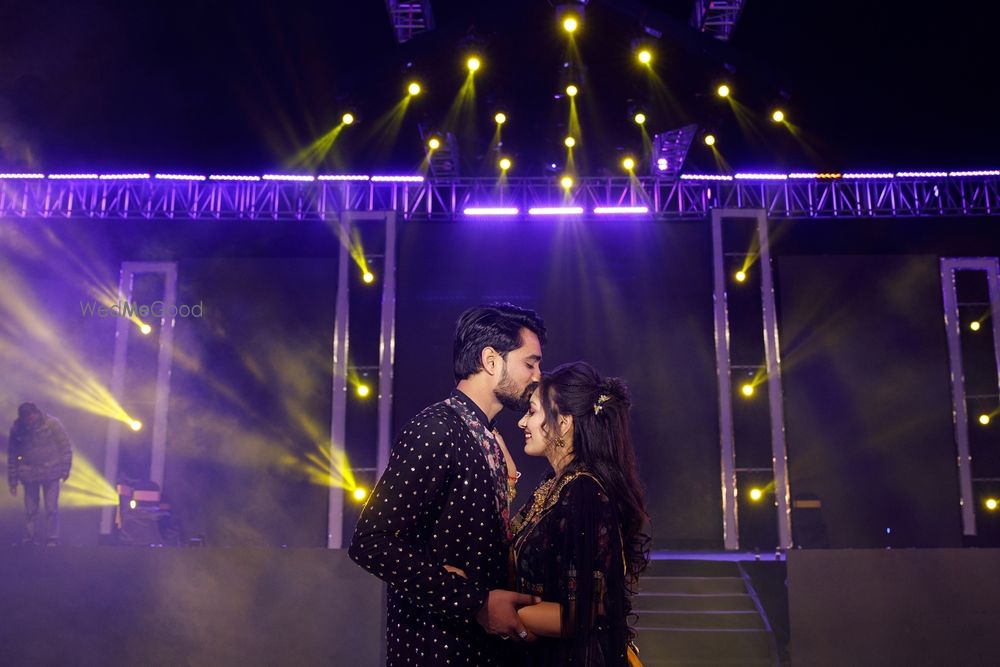 Photo From Aksh & Shruti - A Sangeet Night filled with Glitz & Glamour - By Valiant Events