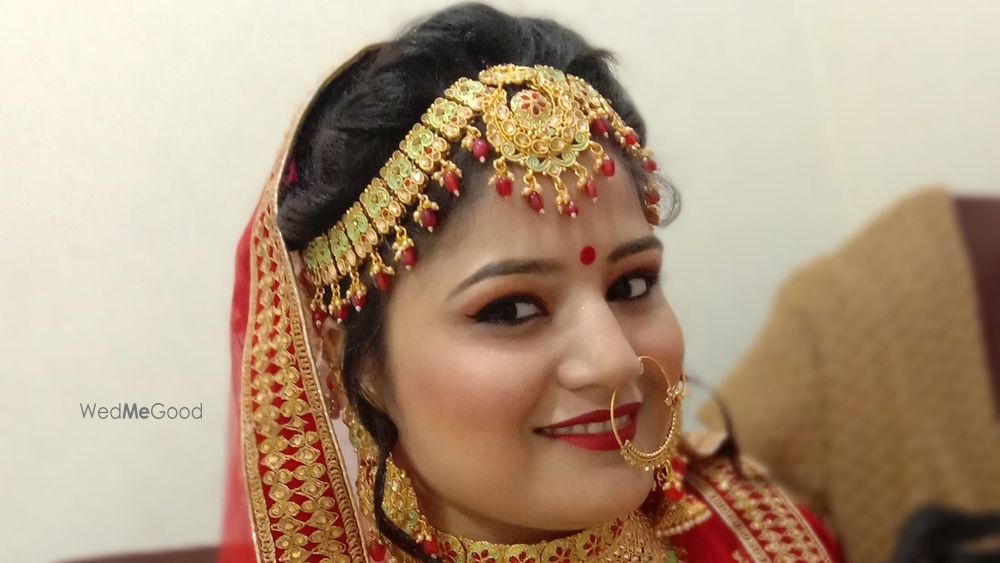 Beauty parlour design pictures image