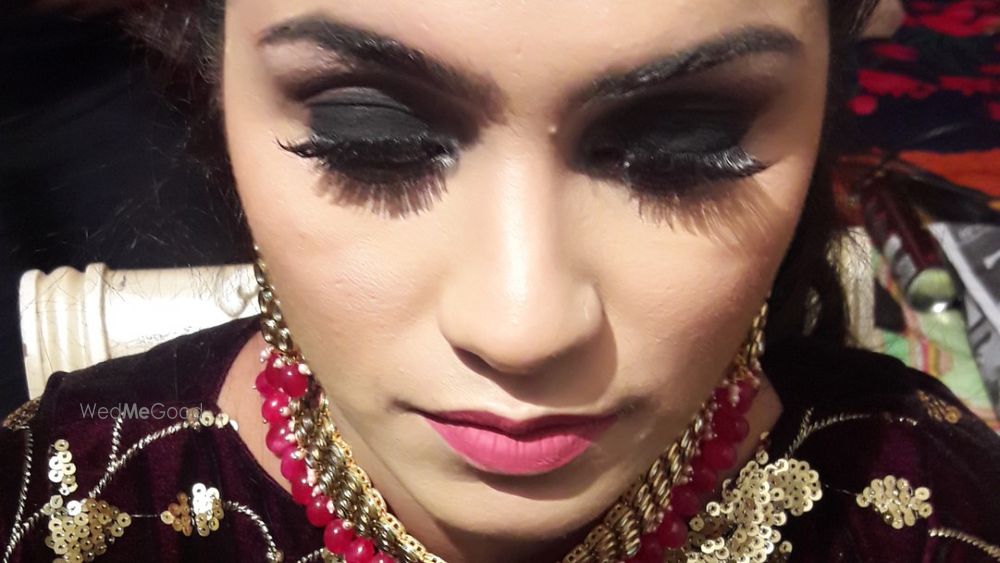 Divya Kapoor - The Makeup Mistress