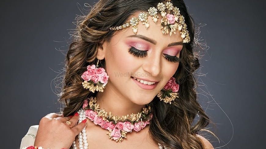 Anuradha Tiwari Makeup Artist