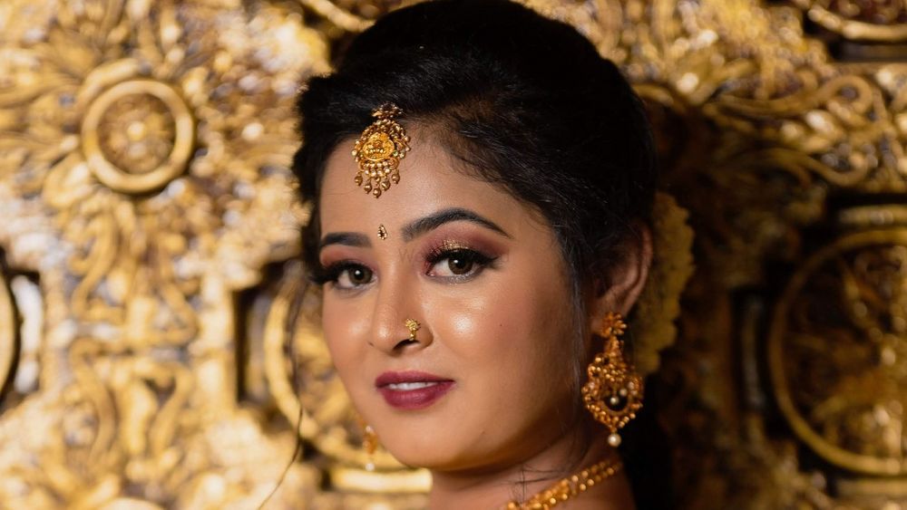 Kavya Hanbal Makeup