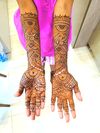 Aisha Goas Mendhi Artist