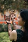 Aisha Goas Mendhi Artist