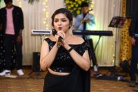 review-Anchor Bharti Narang