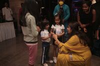 review-Anchor Bharti Narang