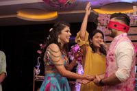 review-Anchor Bharti Narang