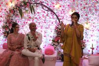 review-Anchor Bharti Narang