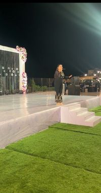 review-Anchor Bharti Narang