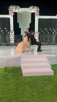 review-Anchor Bharti Narang