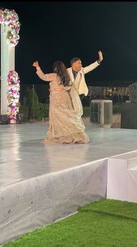 review-Anchor Bharti Narang