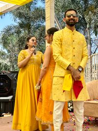 review-Anchor Bharti Narang