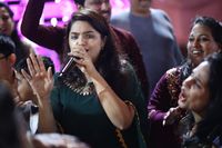 review-Anchor Bharti Narang