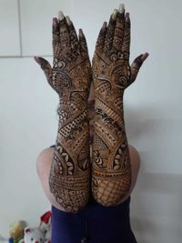 review-image-1-Divya Chawda Mehendi Art