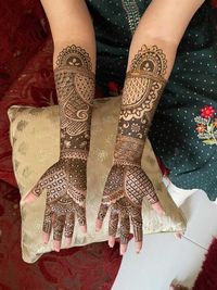 review-Glowing Hands Dubai