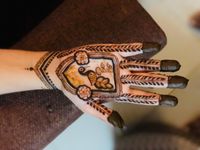 review-Misba Mehendi Artist