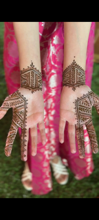 review-image-0-Misba Mehendi Artist