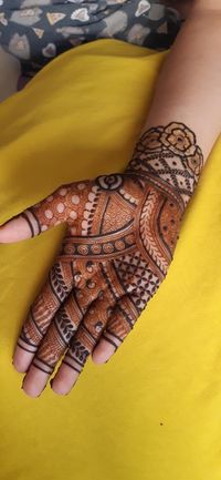 review-Hasmeeta Mehndi Artist