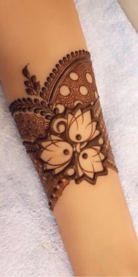 review-Hasmeeta Mehndi Artist