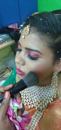 review-image-0-Jaya Beauty Parlour