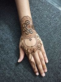 review-Mylanchi by Najumunnisa