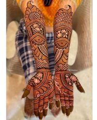 review-image-0-Ravi Bridal Mehndi