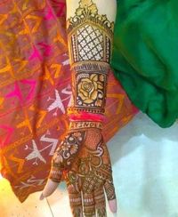 review-image-0-B2 Professional Mehandi Artist