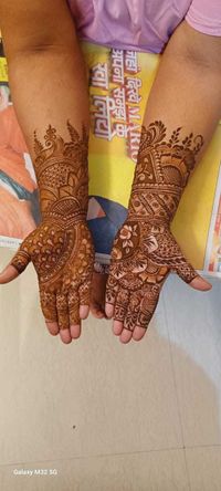 review-image-2-Banaras Mehandi Art